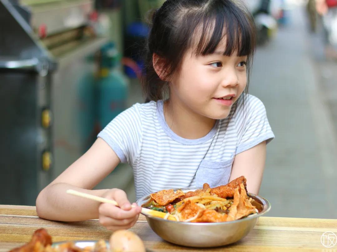 又臭又香螺蛳粉真的很好吃,超臭但超好吃的螺蛳粉