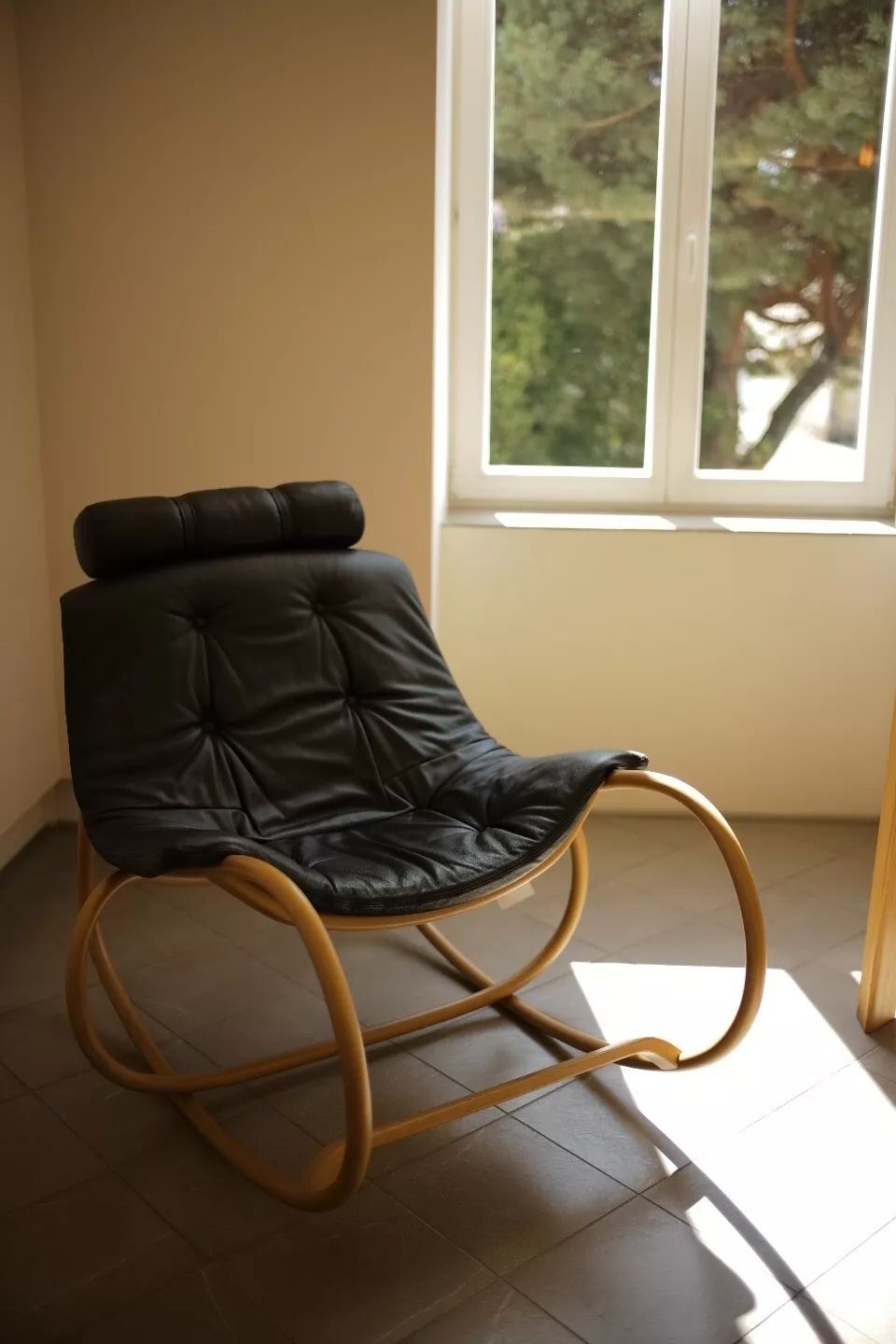 探访TON工厂看经典椅子背后的故事|疯狂24h我们去捷克干了啥?