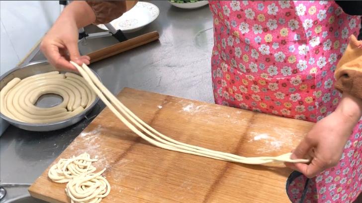 家常拉面简单做法不醒面,十分钟就能做拉面的方法教程