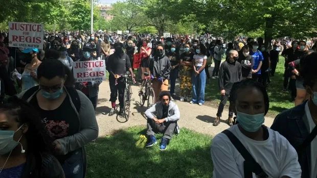 美著名富人区遭冲击,*威示**者首进白宫,*美亲**者英加也开始遭遇波及