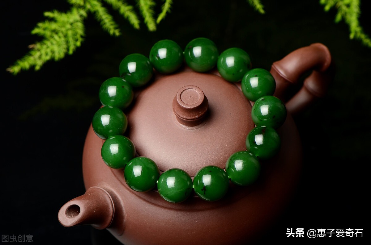 疆内观赏石,高价成交顶级带洞奇石