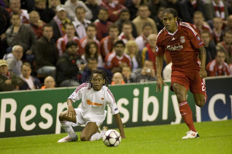 格伦约翰逊威廉,格伦约翰逊中后卫