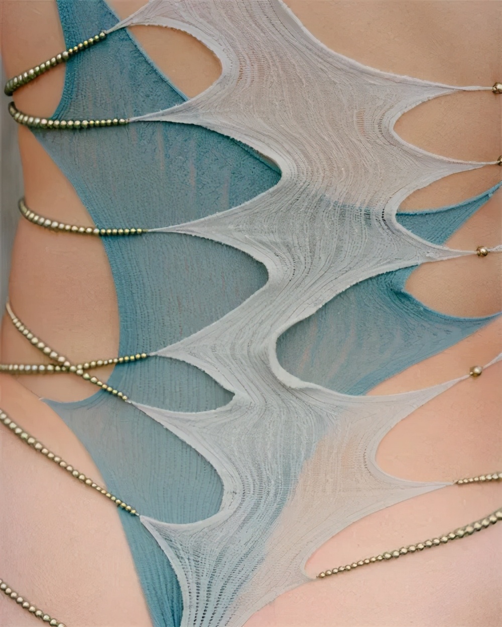 周睿:本科清华美院硕士帕森斯;首位入围LVMH决赛的中国设计师