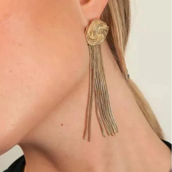 看一下明星的穿衣搭配,一起来看看明星的时尚搭配