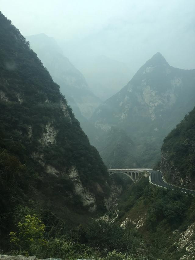 华山自驾最惊险的道路,华山最惊险的公路