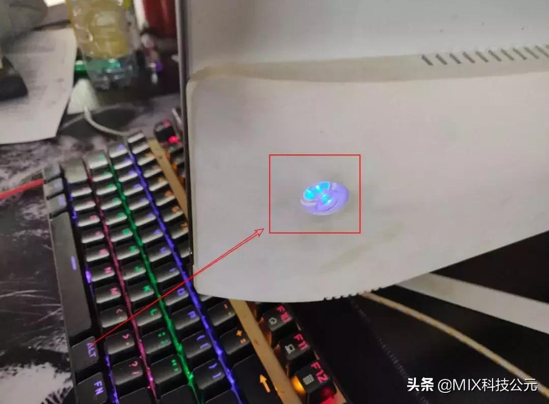 一体机电脑开机后显示器黑屏,电脑风扇转不开机显示器黑屏