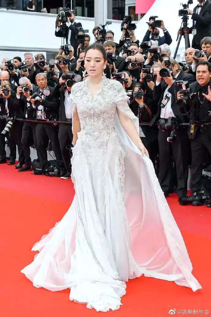 抖音网红聚集走红毯,网红打卡千人千面