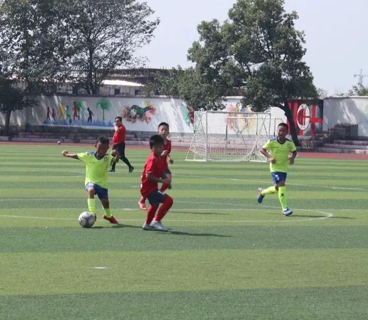 江西足球协会杯u18,婺源市男子足球u12比赛