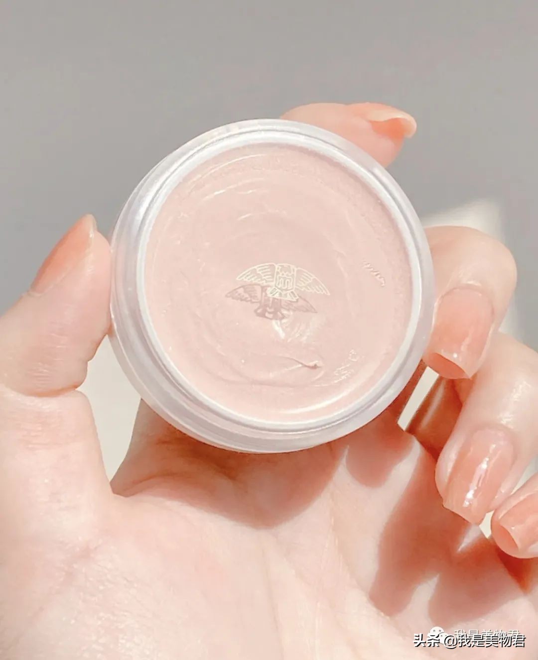 王霏霏推荐的妆前乳,王霏霏彩妆单品