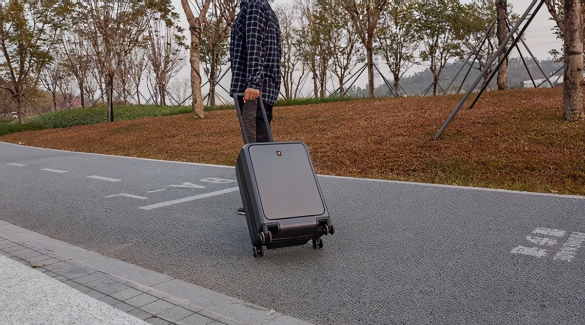 出差好物共享—地平线8号行李箱新玩法