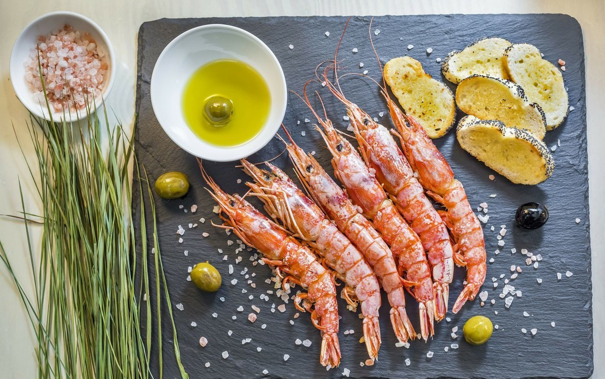 美的冰箱541升价格7999,变频净味大容量冰箱