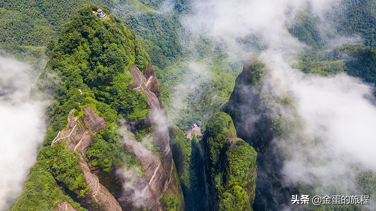 江浙地区唯一的一处世界自然遗产名录的神奇景观,丹霞地貌江郎山