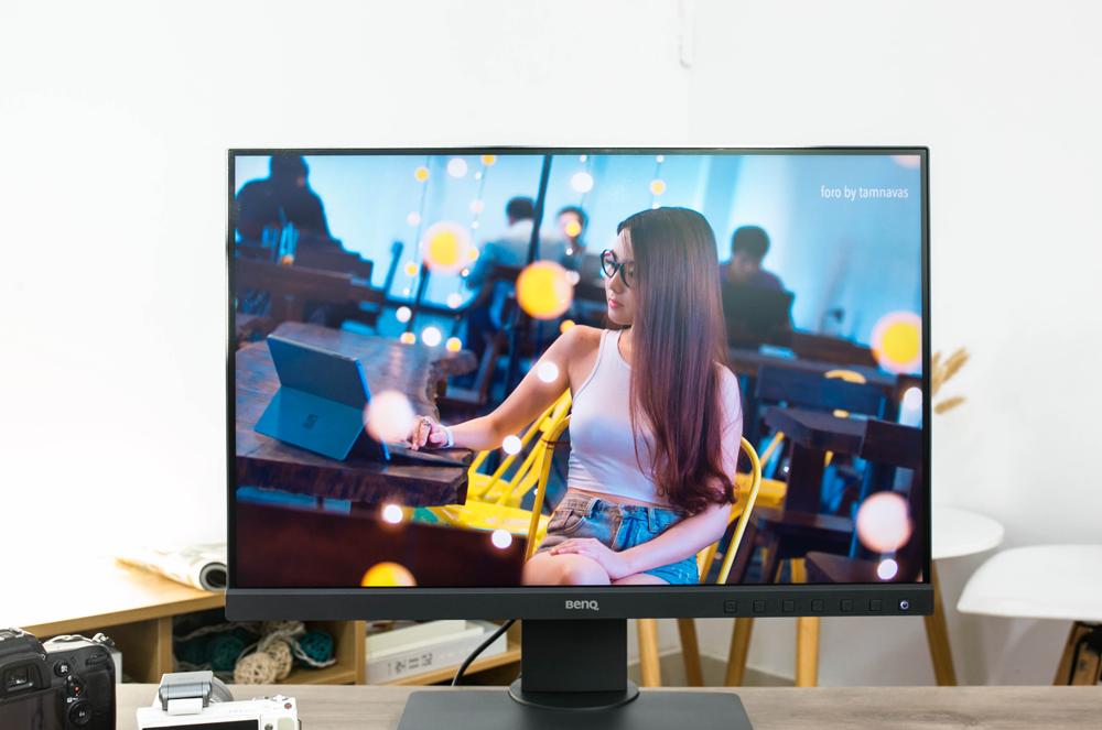 明基sw240的10bit是原生的吗,明基sw240显示器偏绿