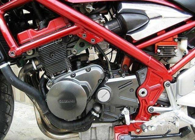 楠戜笉鍧忕殑鏈敯cb1100,楠戜笉鍧忕殑cb璇寸殑鏄湰鐢颁粈涔堣溅