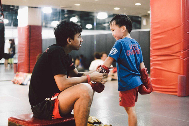 瘦小内向的孩子练搏击有变化吗,小孩几岁学搏击比较合适