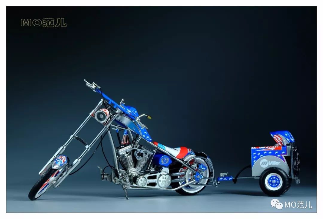 想试试用蓝色“焊”住你的眼睛是什么感受吗？