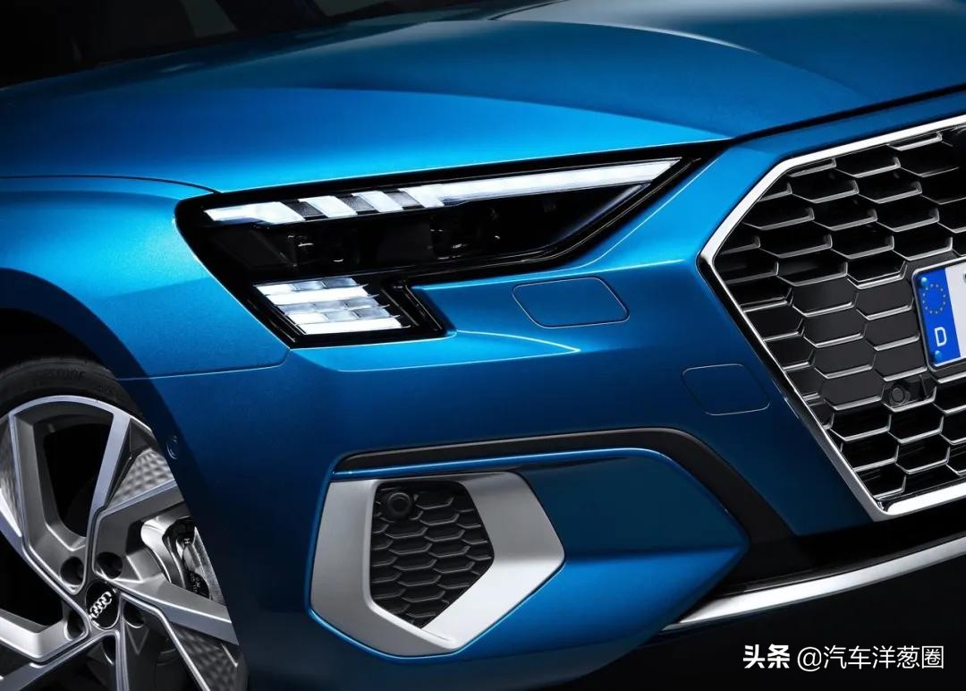 宝马换新车标了！蓝天白云帅炸，以后黑白标只代表低端宝马车主？