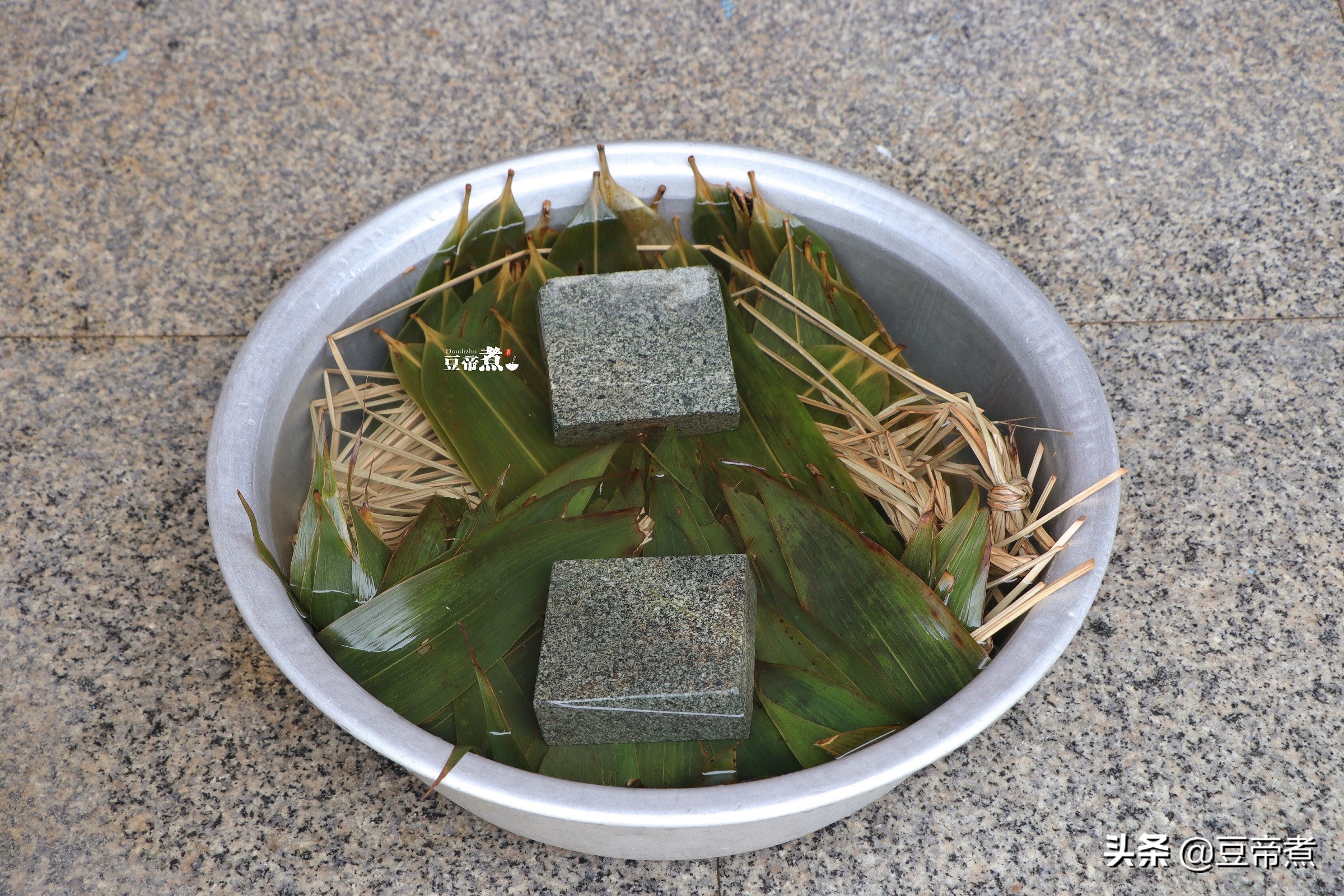 端午节多种包粽子方法,端午节教你包广东地道粽子