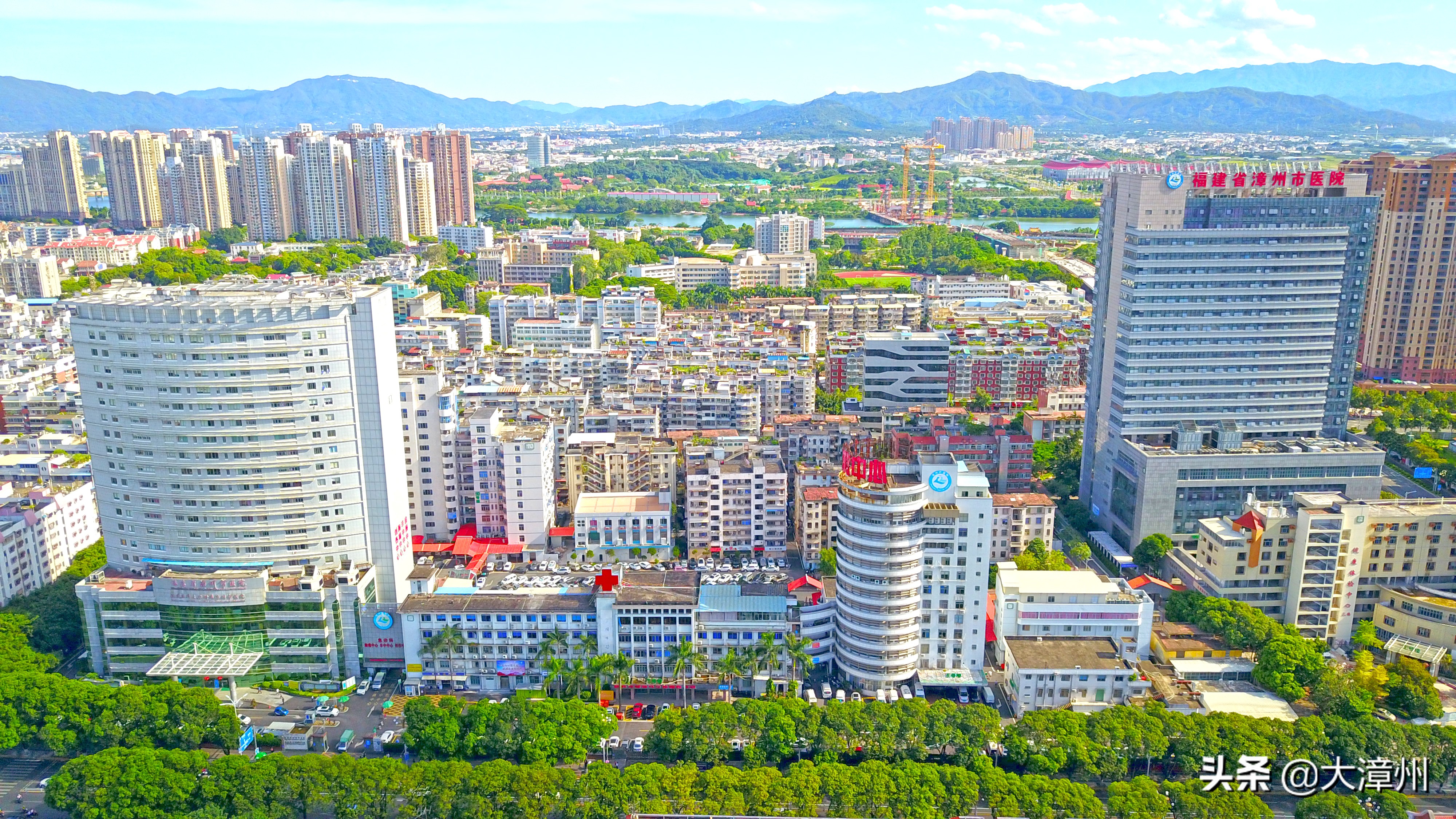 百年华诞医者初心,百年华诞共同筑梦