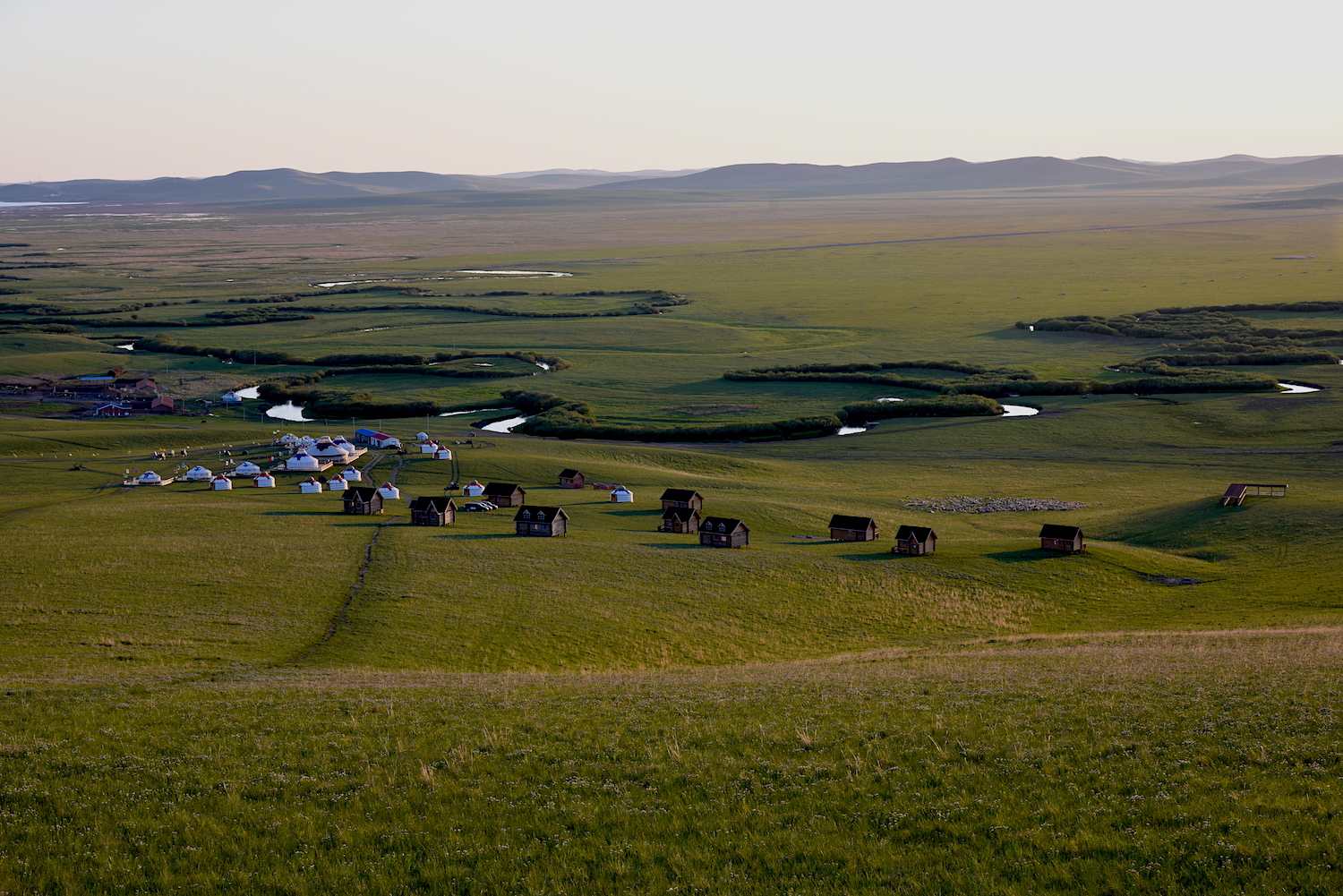 乌拉盖狼图腾拍摄地秋天去还行吗,乌拉盖狼图腾旅游