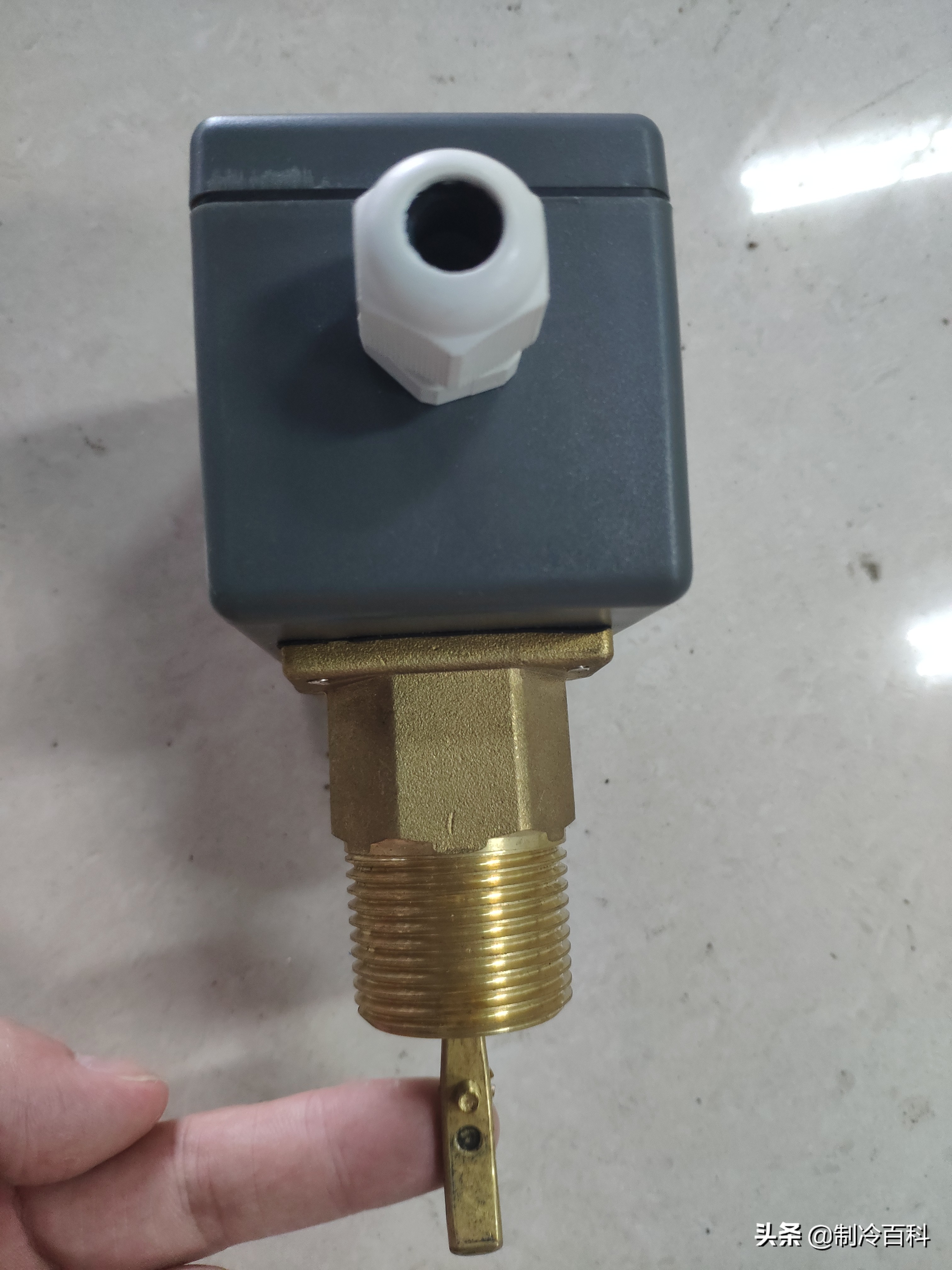 空调水流量开关安装示意图,空调流量开关安装视频