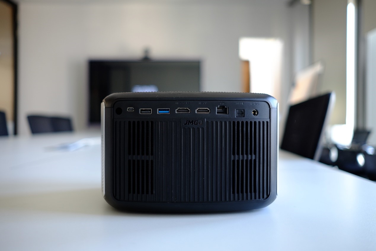 坚果x3投影,坚果4k超高清投影仪效果