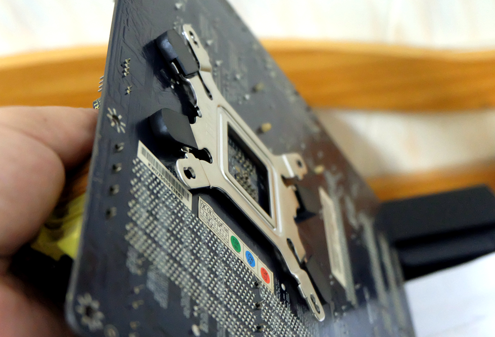 九州风神堡垒240能压住i712700k吗,九州风神堡垒240能压住i59600k吗