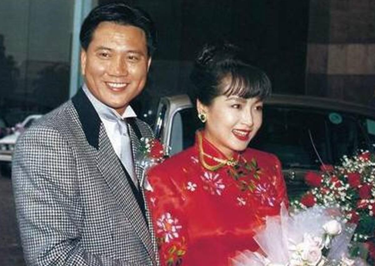 香港人评价万梓良邓萃雯,香港万梓良