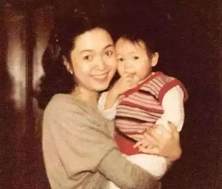 私生女出身的侯佩岑为何婚姻幸福,侯佩岑到底有多有教养