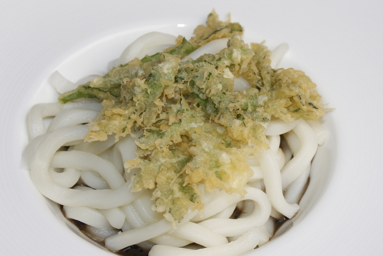 冬天的第一份乌冬面,一份自热乌冬面