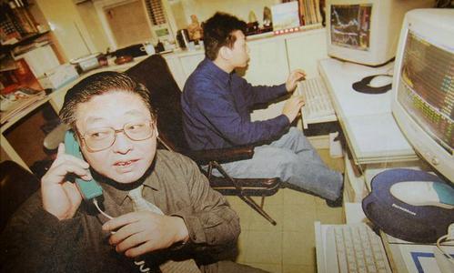 中国第一股民杨百万,股神杨百万受邀央视分享炒股三年