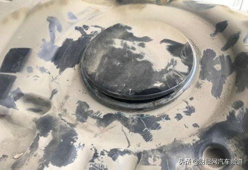 2010年宝马3系油箱油泵盖漏油,宝马新3系还烧机油漏油吗