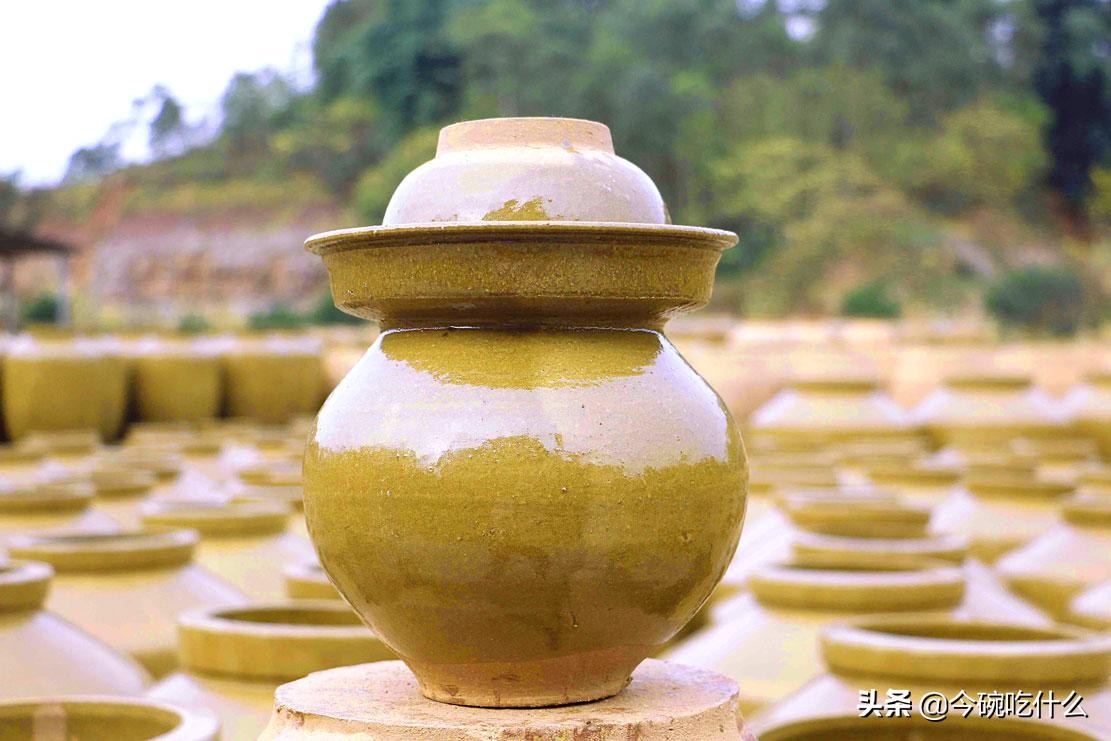 风味独特的四川泡菜制作及养护法，见证一坛传家泡菜的诞生