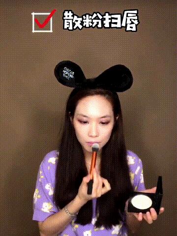 怎样防止口红掉色,防止口红掉色小窍门