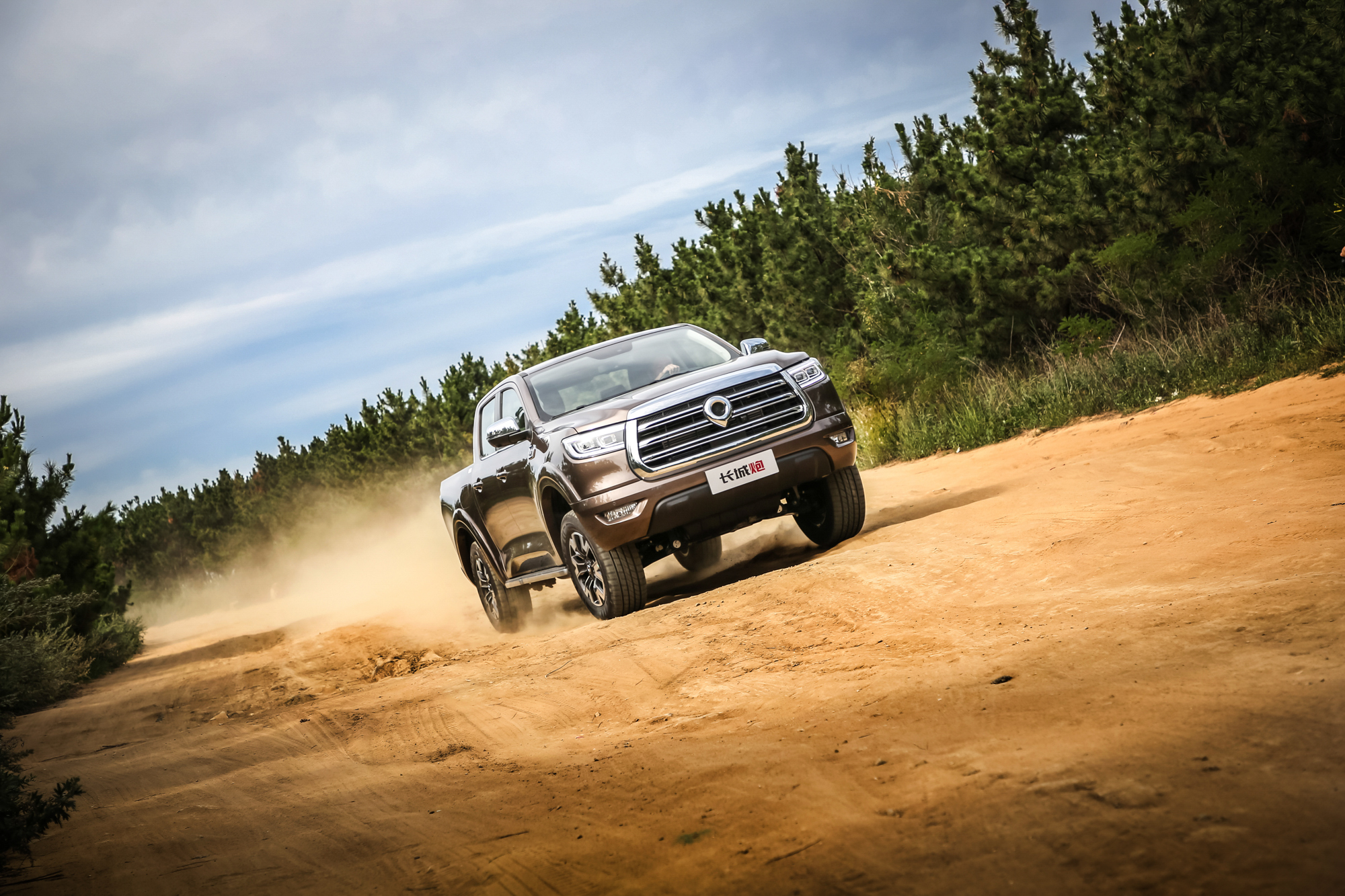 你只要有15万块,这6台硬派越野车基本随便挑,四驱带大梁真爽