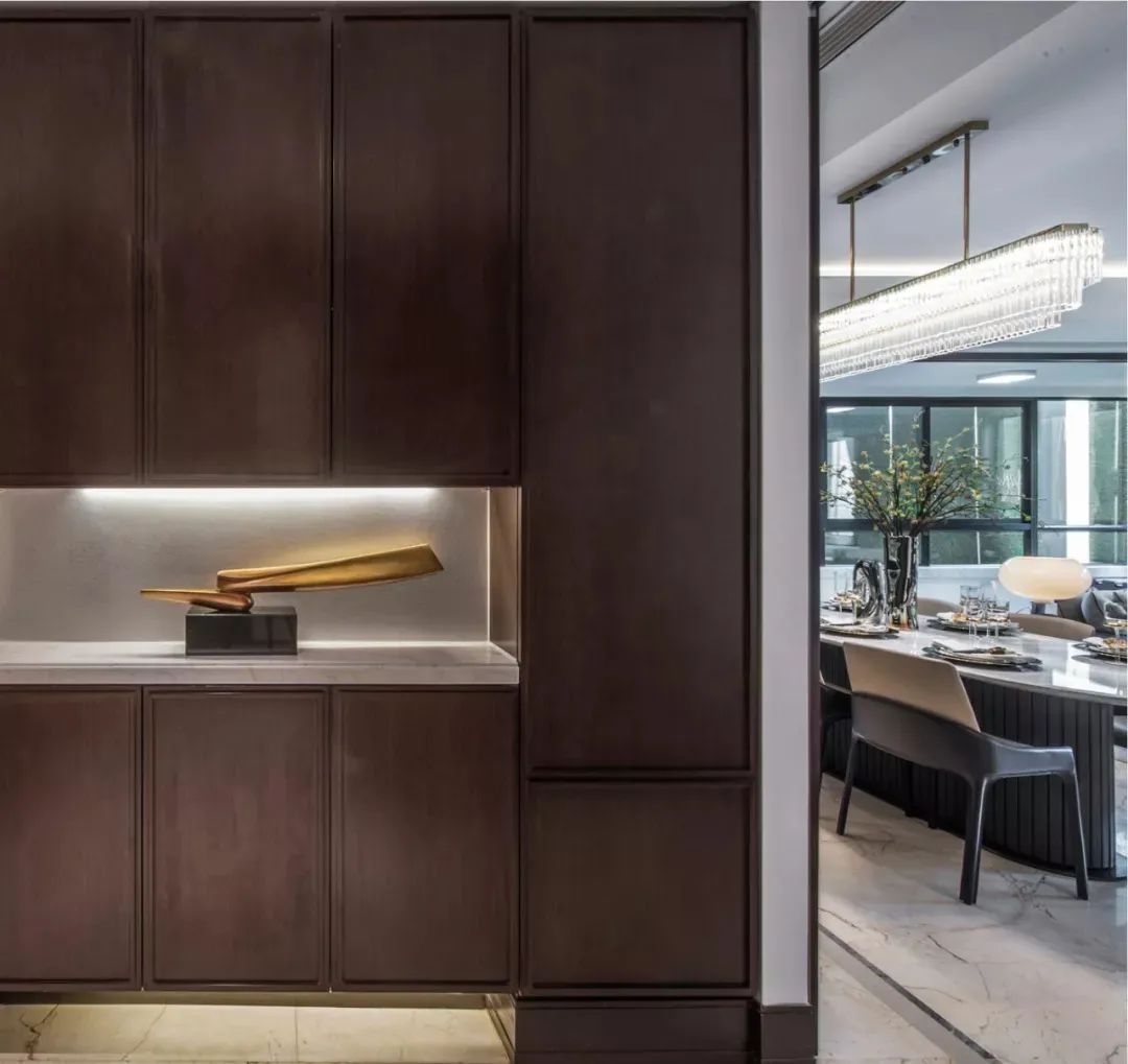 200平意式轻奢风的高级感,200平米现代轻奢风装修带茶室