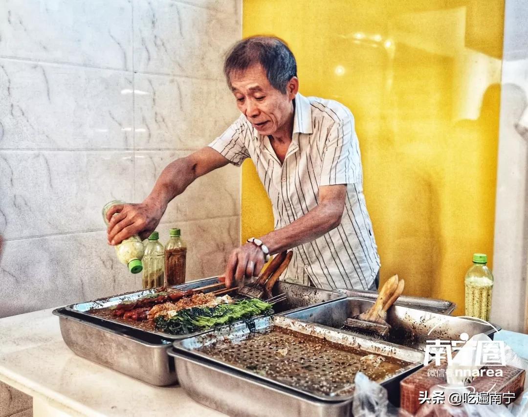 南宁路边夜市美食排行榜,南宁深夜路边摊鲜肉粉