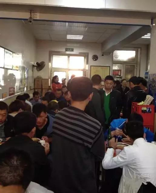 哈尔滨一年四季都得排队吃的美食,一年365天都在吃火锅