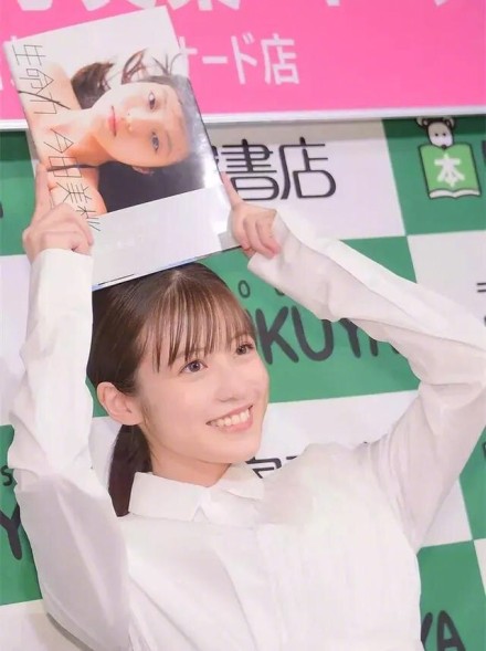 日本高中生女生的颜值,人畜无害的长相的女生