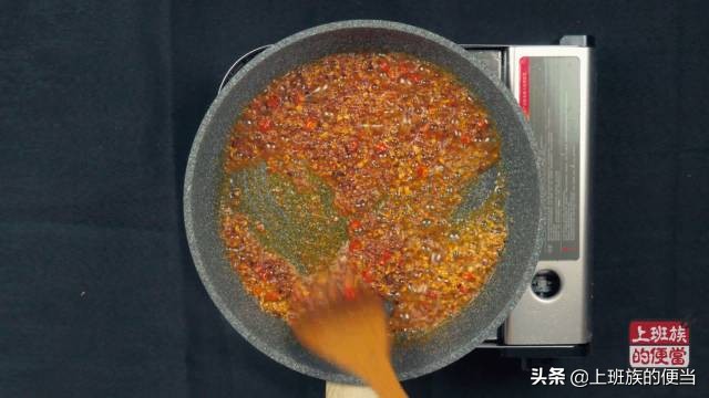 学做简单又好吃的辣条,自制辣条味道好极了你们想吃吗