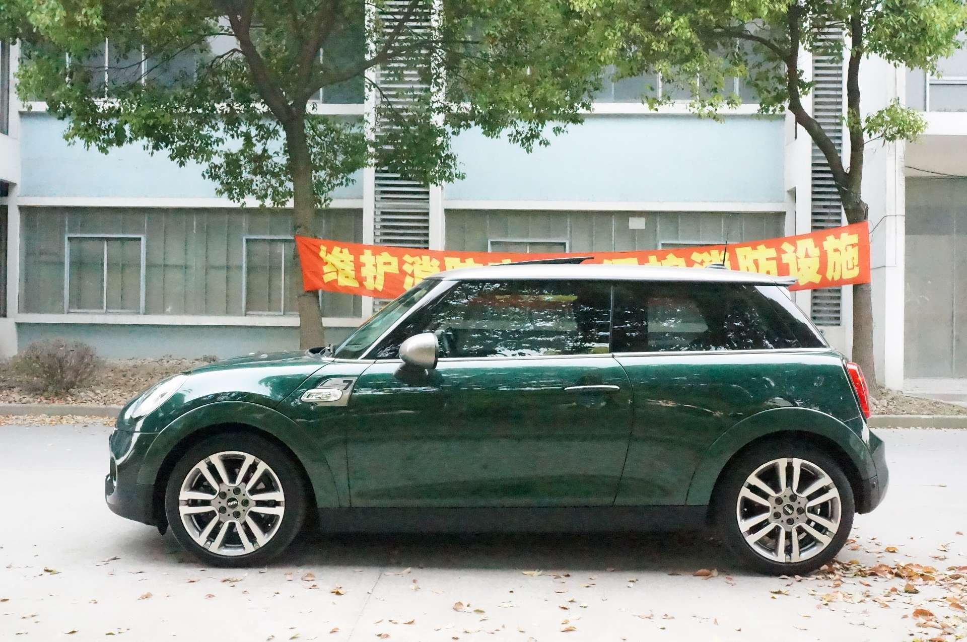 13年的6万公里mini二手车值得买吗,3万公里二手mini