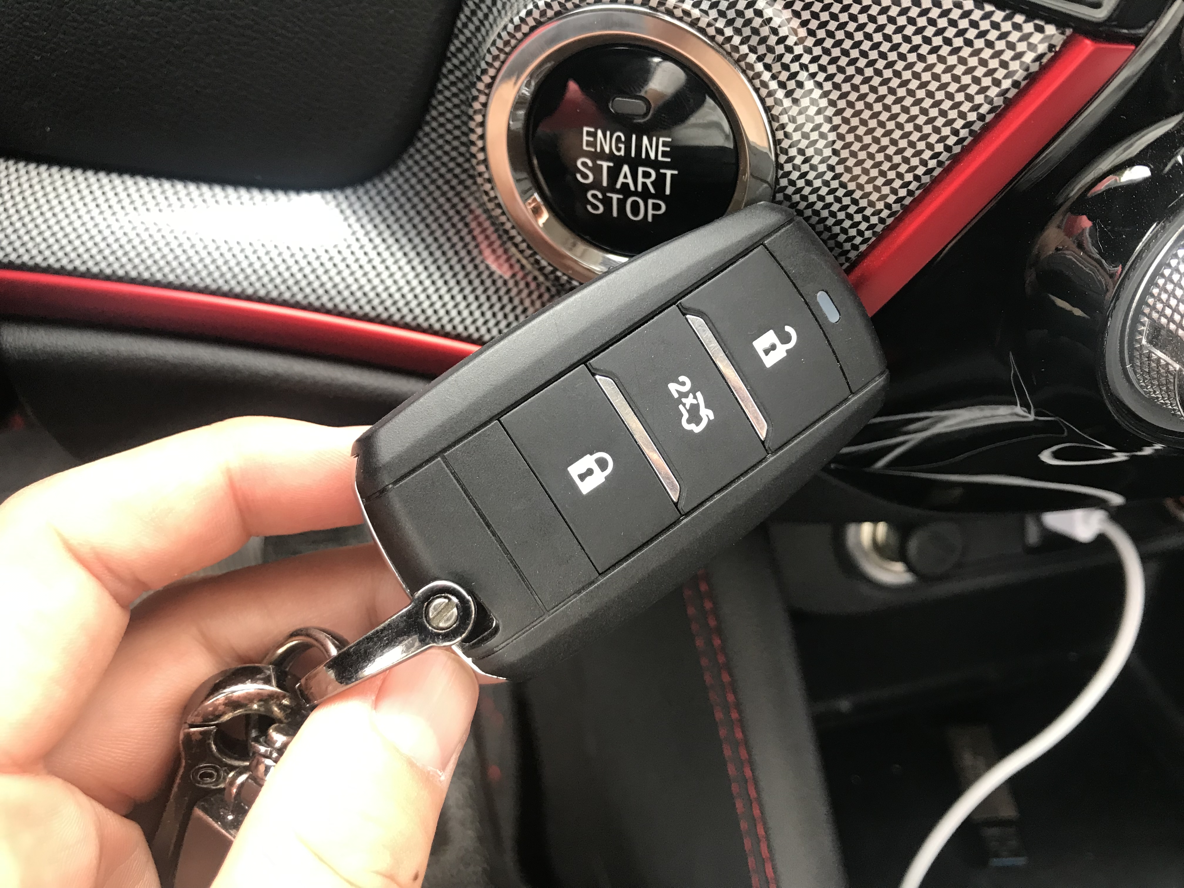 长安cs55遥控钥匙电池怎么换,长安cs55遥控钥匙怎么换电池