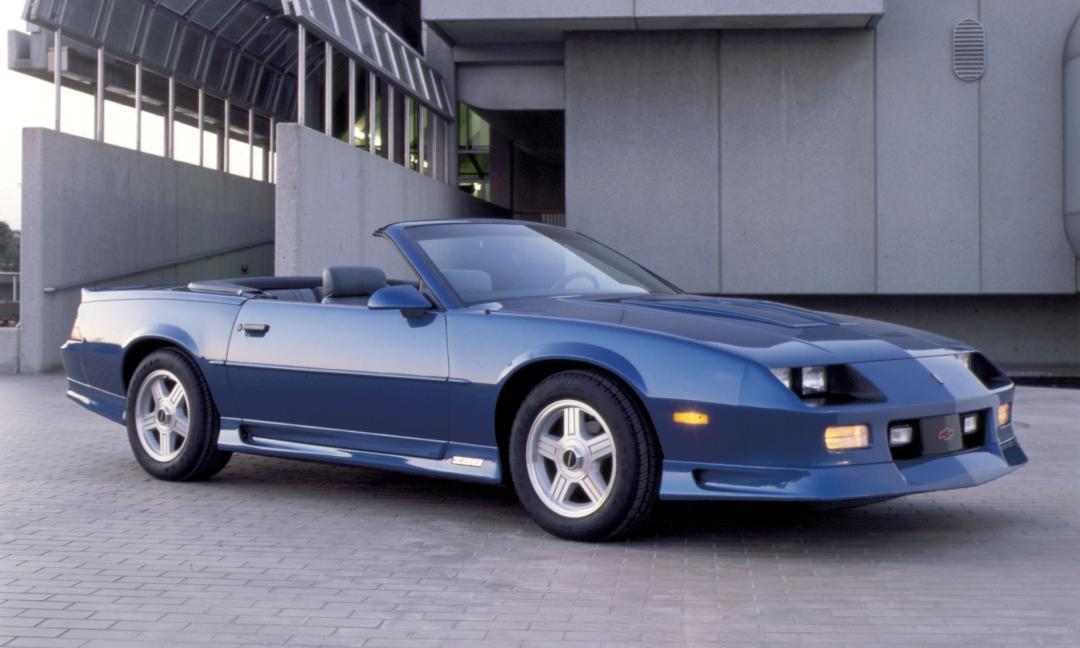 雪佛兰科迈罗第一代到第六代,雪佛兰科迈罗爆改蓝色版