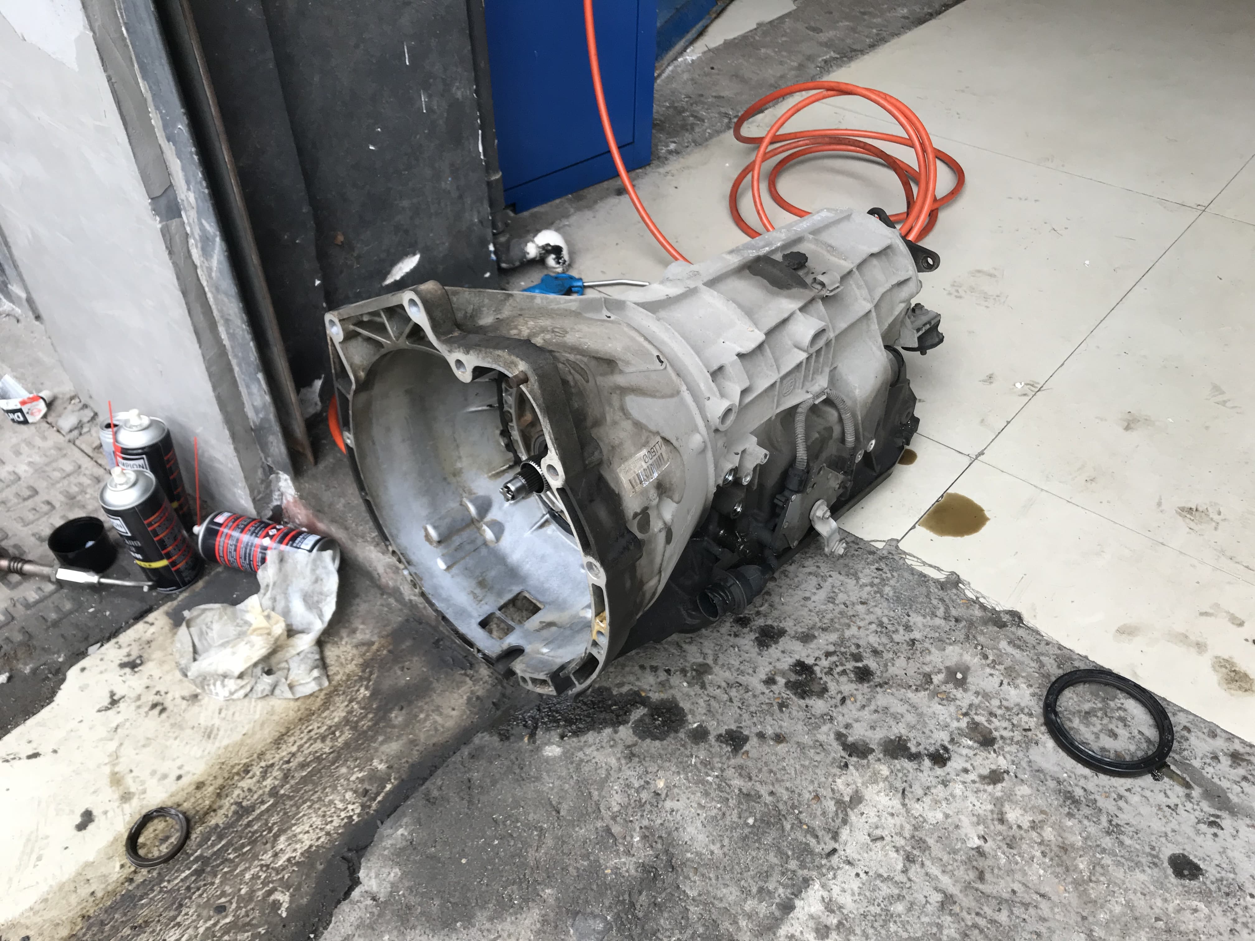 宝马e46325ci测评,宝马e46325i是国几