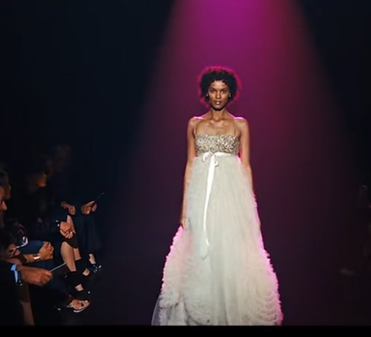 沙漠之花女人的自我救赎之路,沙漠之花从牧羊女到国际超模