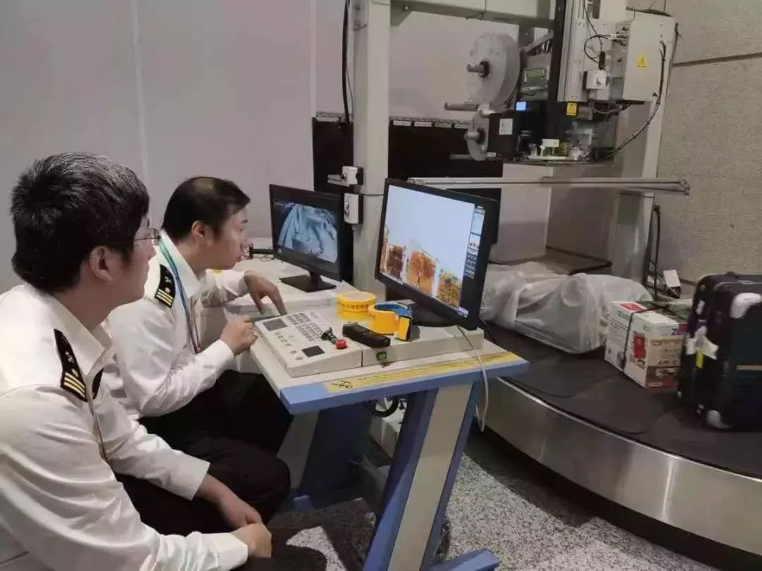 回国下飞机后被带走,回国飞机不托运海关检查行李吗