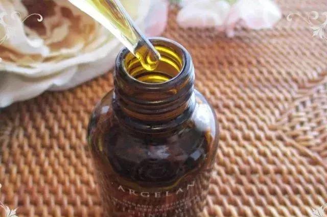 18岁少女敏感肌护肤产品推荐,25岁以后敏感肌怎么选择护肤品