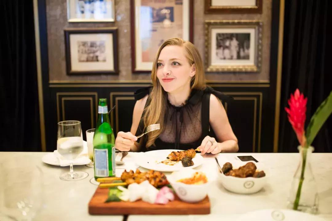 明星精致起来好吓人，花100万美金买床，20台加湿器放卧室