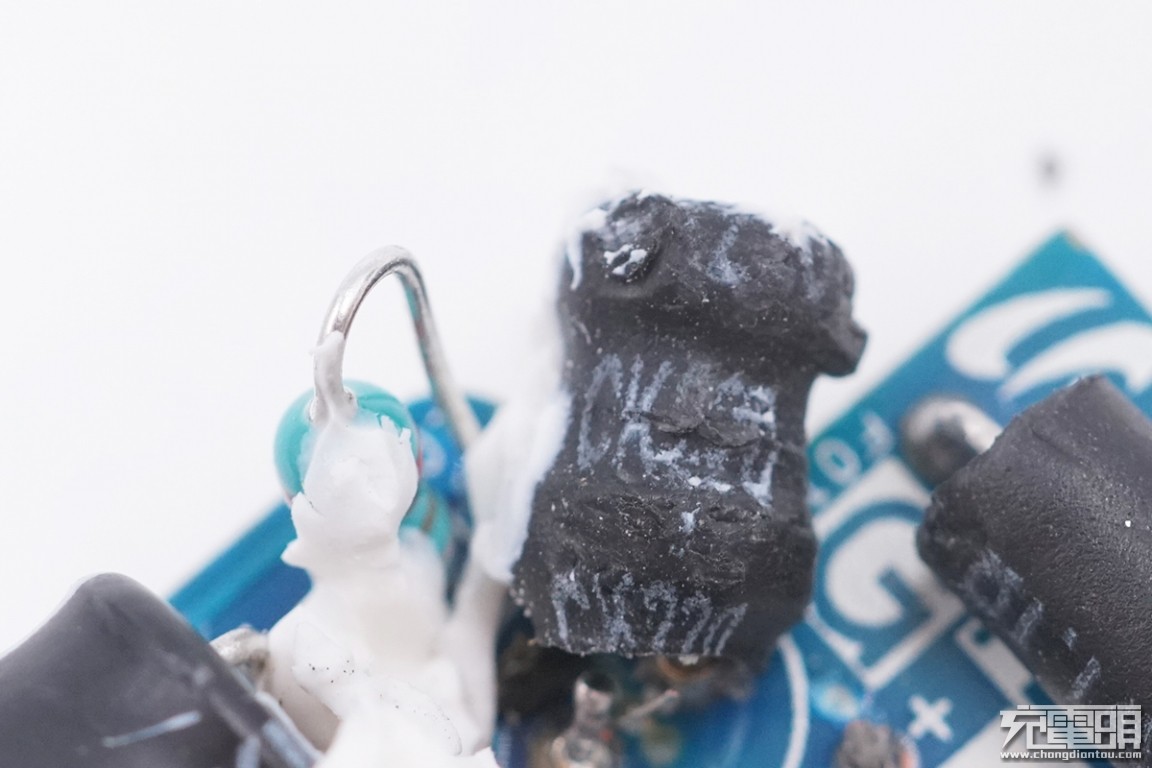 拆解三星s10+,拆解三星45瓦充电器