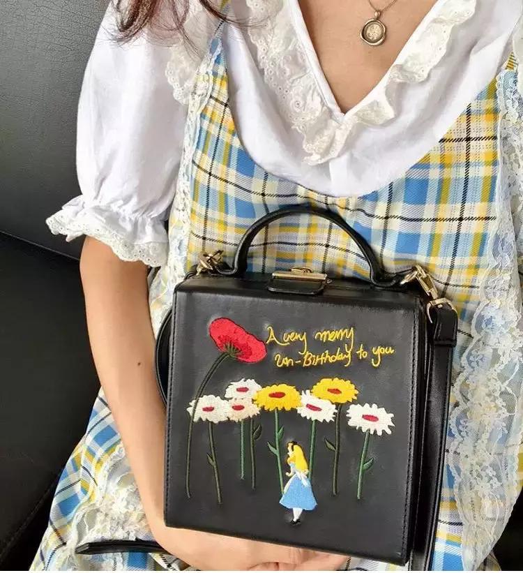 女生第一个大牌包买什么合适,人生第一只名牌包怎么选